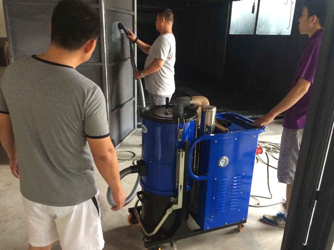 打磨車間該如何選擇工業(yè)吸塵器呢？85